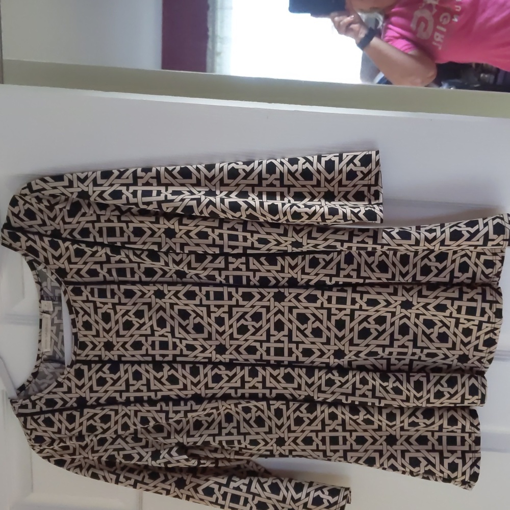 Maria Gabrielle M size top trellis print blouse fit flare tan black stretch